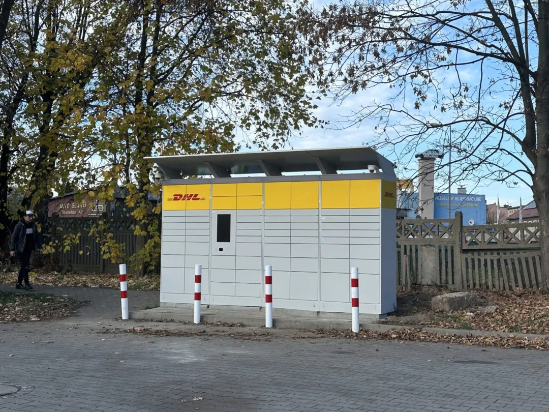 W Lwówku Śląskim stanął kolejny automat paczkowy