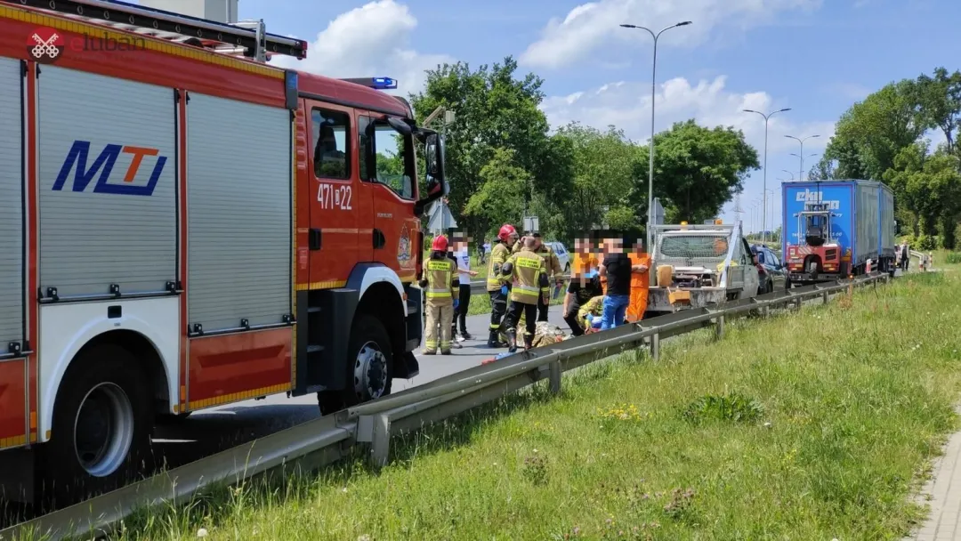 Potrącił pracownika lwóweckiej firmy wykonującej roboty drogowe na DK30. Trafił do szpitala