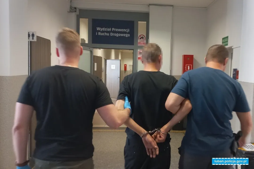 Zatrzymani za kradzież z hotelowej recepcji skarbonki z pieniędzmi