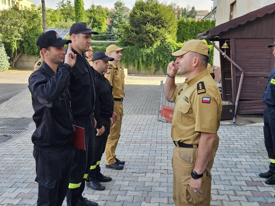 Mianowano strażaków na wyższe stanowiska służbowe w Lwówku Śląskim
