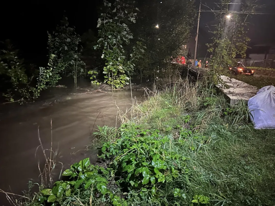 Wleń w tragicznej sytuacji. Ok 30 cm zostało do przelania wałów