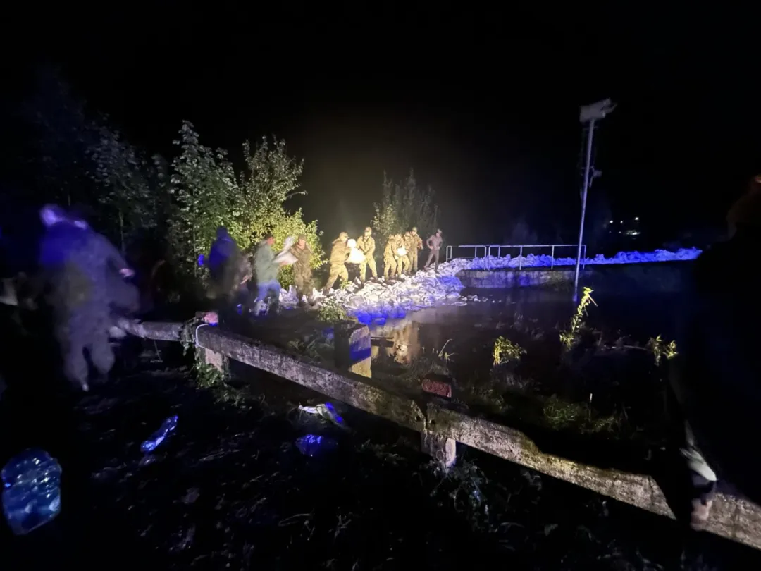 Burmistrz Wlenia: "Przegraliśmy walkę z wielką wodą" Agregat jest zalany i nie zasili pomp