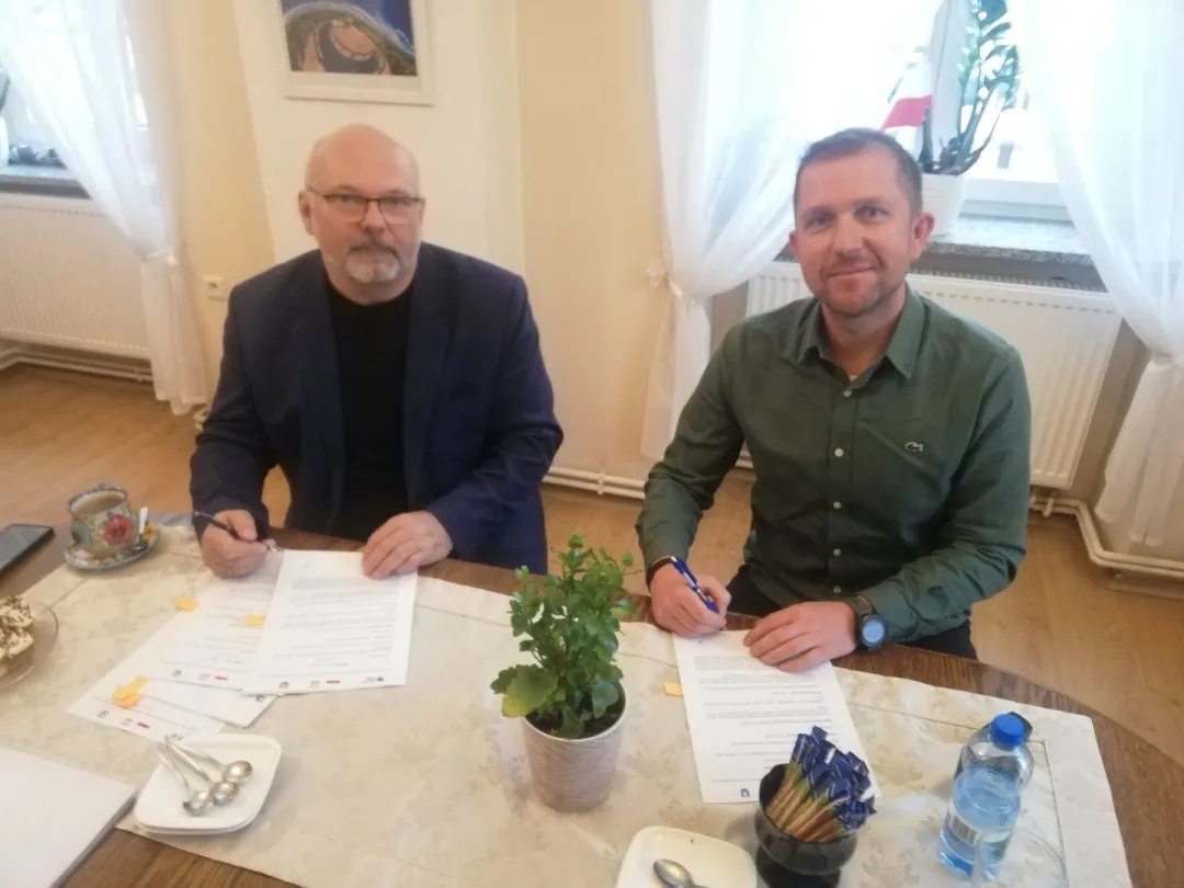 Odbudowa budynku Basztowej we Wleniu coraz bliżej! Podpisano umowę