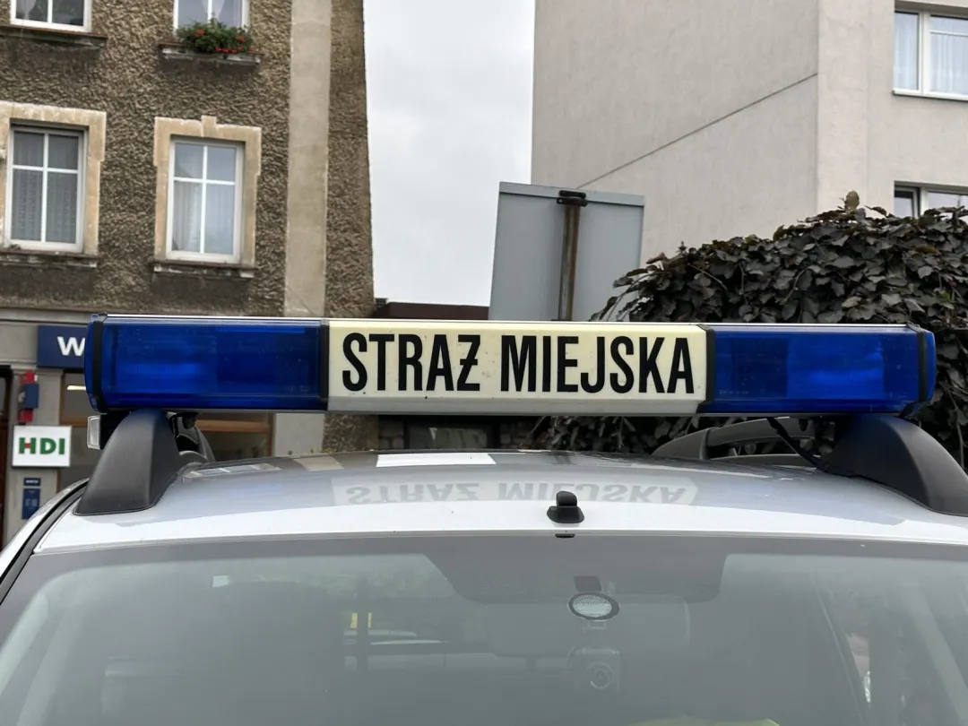 Szybka reakcja mieszkańców i służb ratunkowych uratowała życie mężczyzny w Lwówku Śląskim