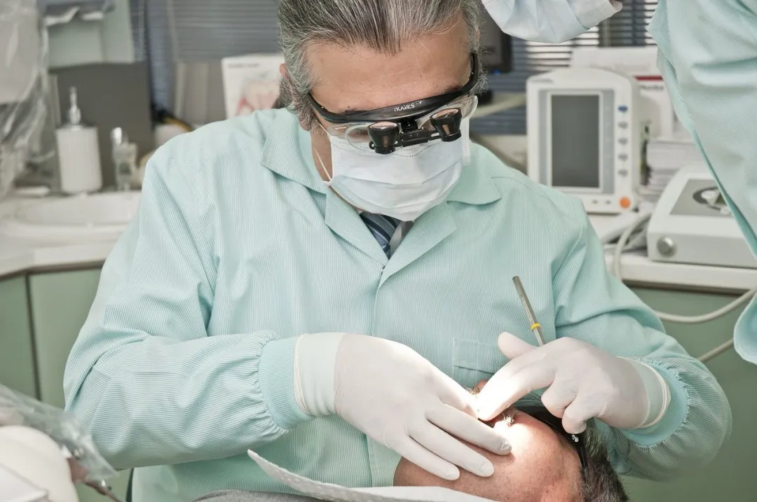 Zmiany w stomatologii: 600 plus na dentystę