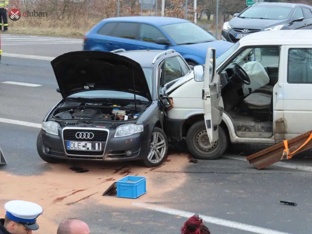 Wypadek na DK30: Kierowca audi zasłabł za kierownicą
