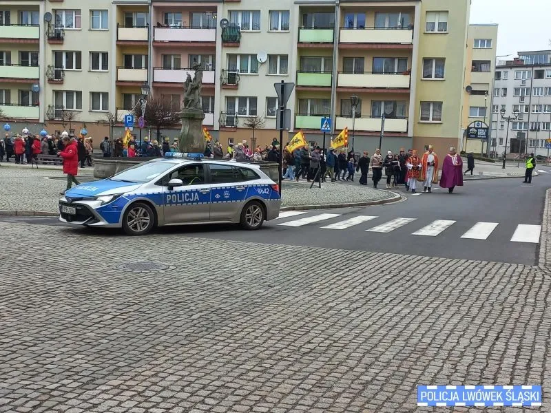 Lwówecka policja zabezpieczała Orszak Trzech Króli