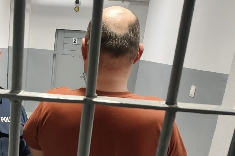 Poszukiwani trafili za kratki