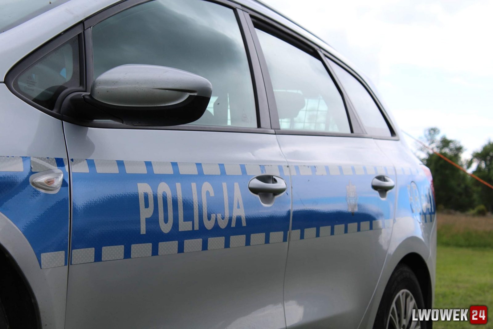 Dachowanie pojazdu w Radoniowie, odbywa się ruch wahadłowy