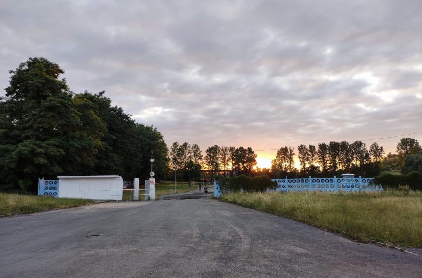Wiemy kiedy ruszy remont stadionu w Lwówku Śl.