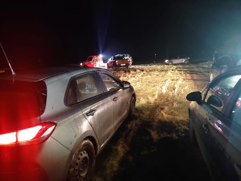 Kierujący z dożywotnim zakazem prowadzenia pojazdów uciekał przed policjantami z 5-letnim dzieckiem