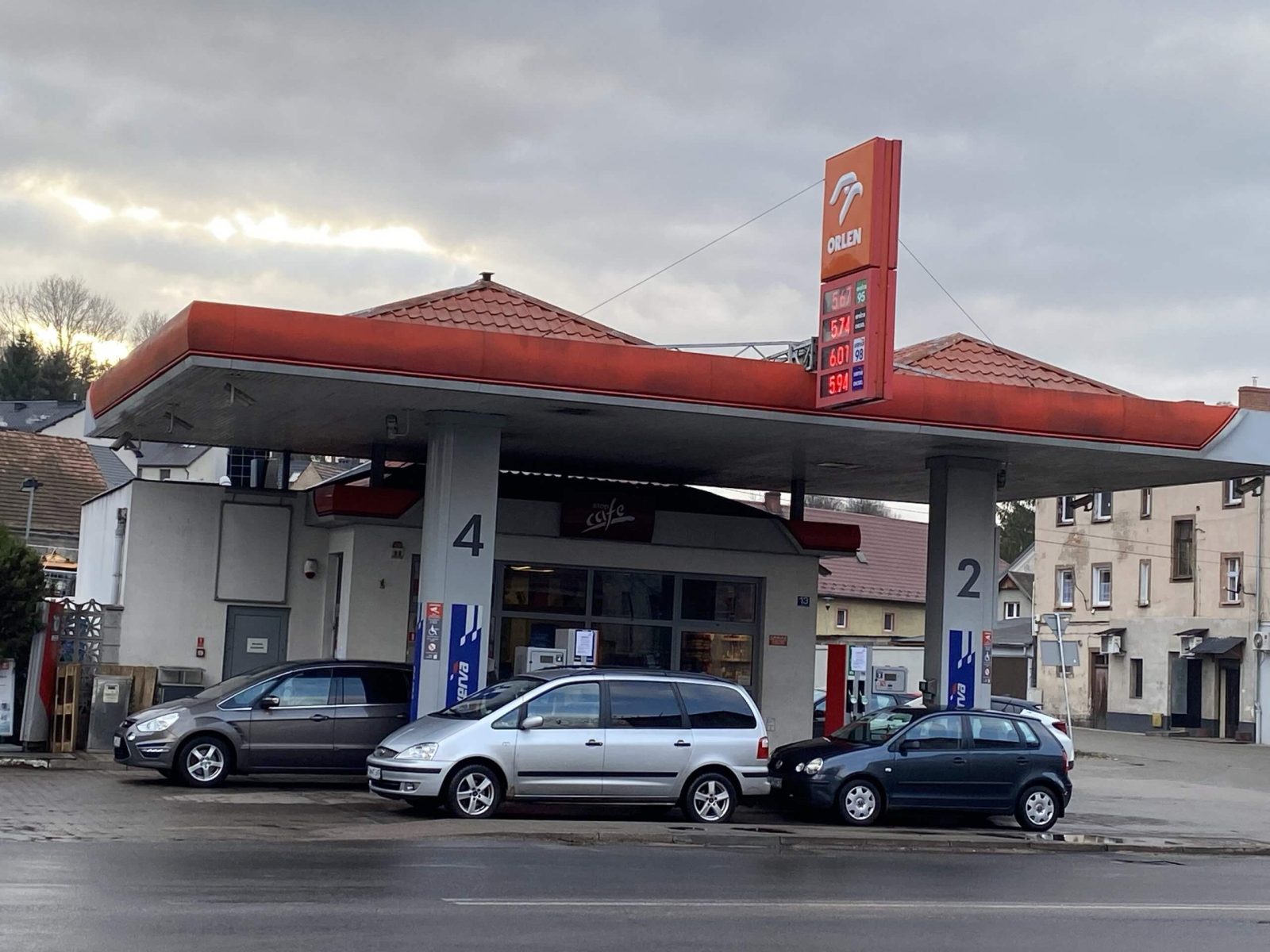 Różnice w cenach na Lwóweckich Stacjach Paliw nawet o 30 groszy!