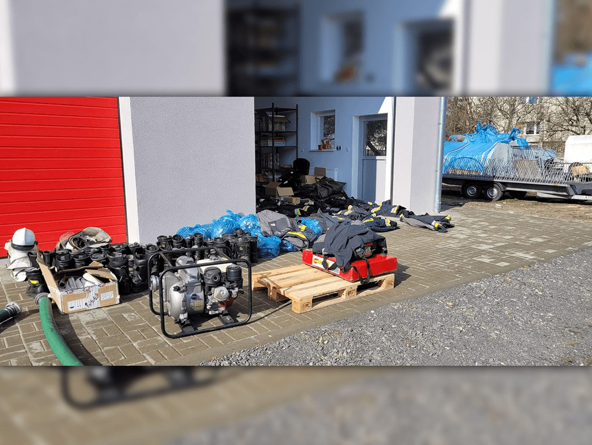 Strażacy z powiatu lwóweckiego pomagają ukraińskim kolegom