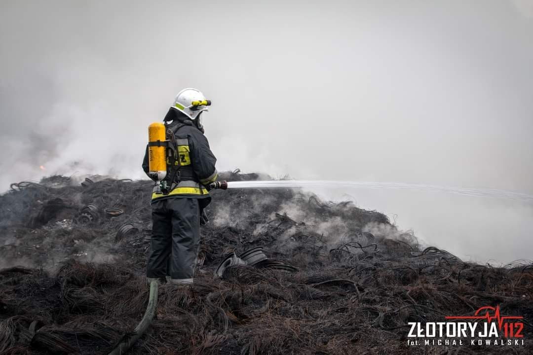 Po 465 godzinach walki z żywiołem strażacy zakończyli działania. Pożar w Wilkowie