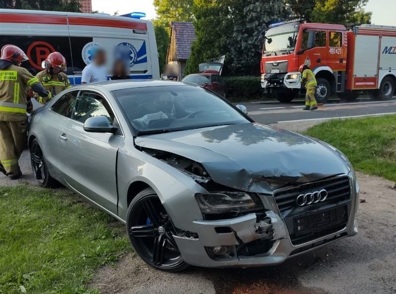 Dwa niebezpieczne wypadki w niewielkim odstępie czasu. Policjanci apelują o ostrożność