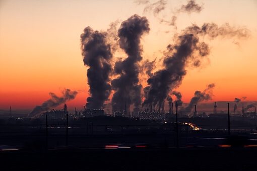 Ryzyko podwyższonego stężenia pyłu PM10 w powiecie lwóweckim.