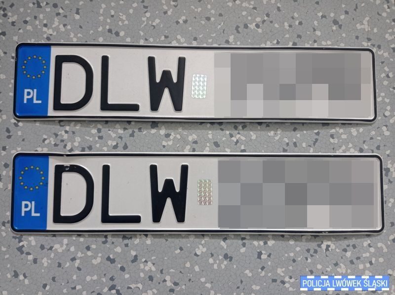 Jechał na cudzych blachach. Jedyne co różniło dwa samochody to ich kolor