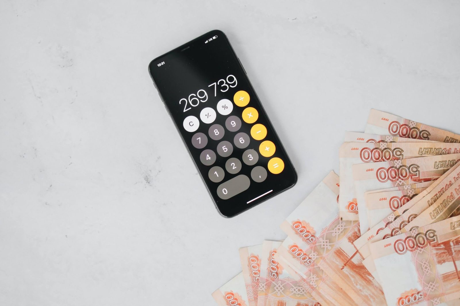 Kupujemy dolary - ruble wstrzymane, czyli sytuacja w kantorach