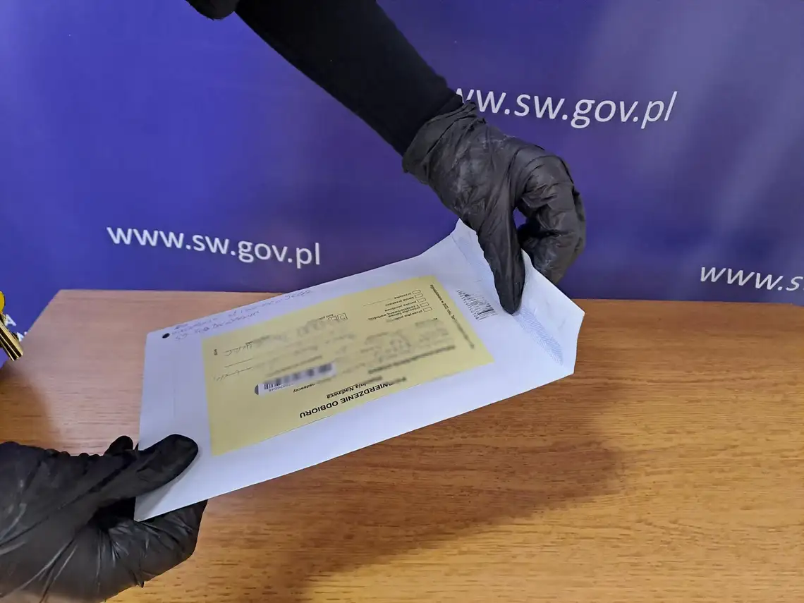 Jelenia Góra: substancje odurzające wykryte w korespondencji do więźniów