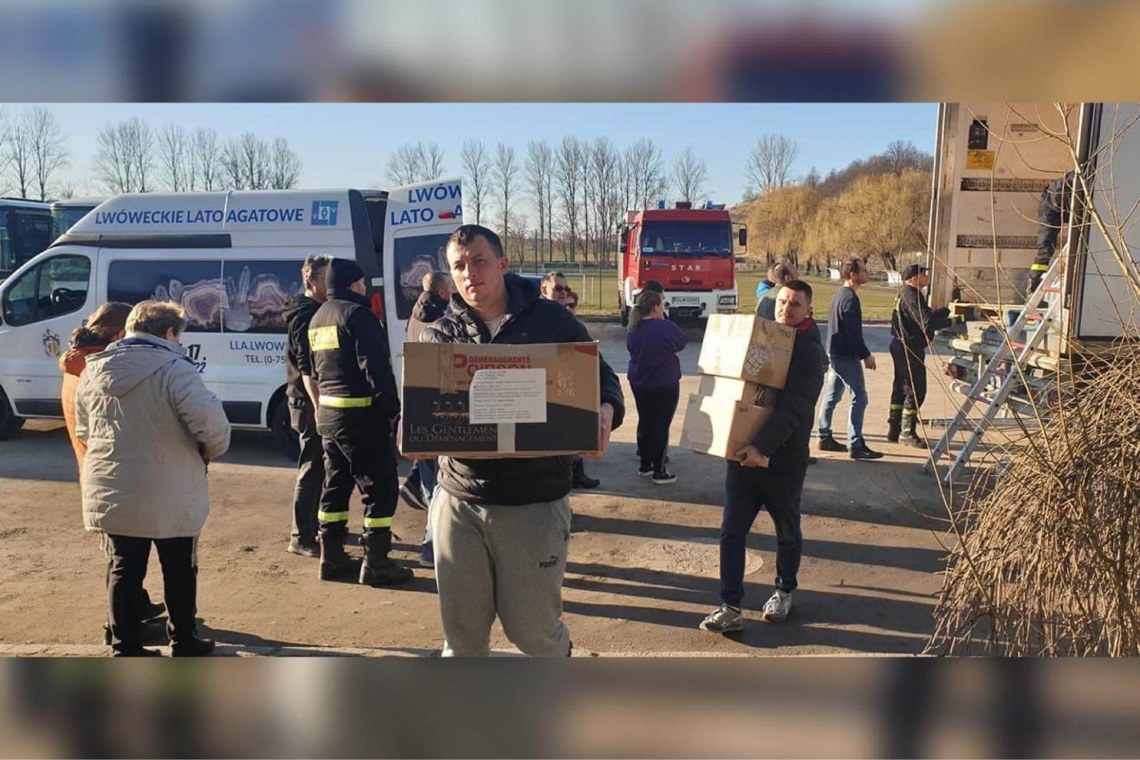 Ciężarówka z darami przyjechała do uchodźców mieszkających w Lwówku.