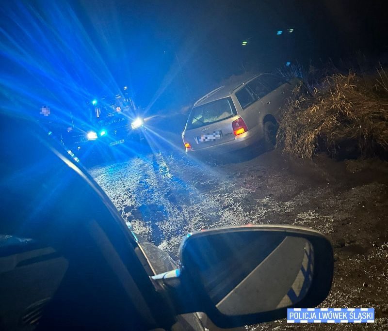 Jechał mając zakaz i amfetaminę. Chciał uciec policji, ale wypadł z zakrętu