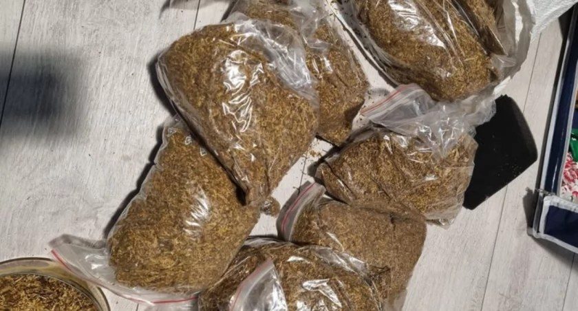 U 65-latka znaleziono 16 kg suszu tytoniowego i 560 papierosów bez akcyzy