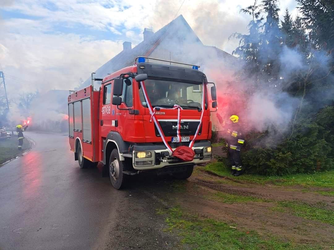 OSP Zbylutów z nowym wozem strażackim