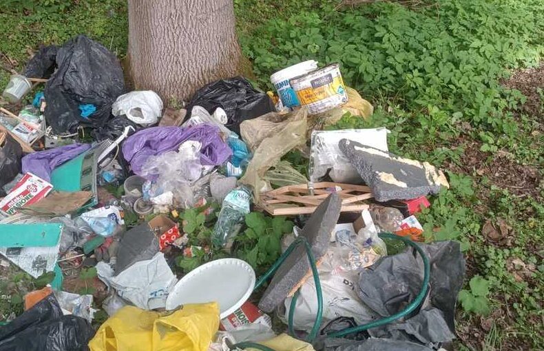 Walka z Nieodpowiedzialnym Pozbywaniem Się Odpadów – Apel Straży Miejskiej