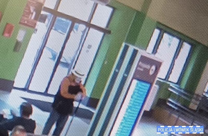 94-latek z demencją wyruszył w kierunku Warszawy. Został odnaleziony dzięki policjantom