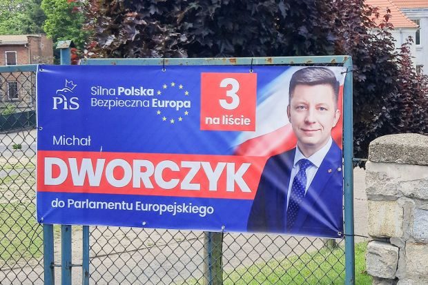 Bannery Dworczyka nie miały koniecznych oznaczeń, były wieszane nielegalnie