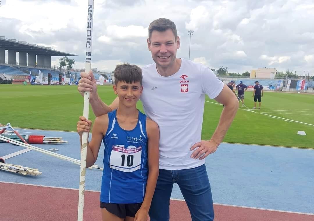 Filip Grześków z TRZECIM miejscem w Polsce w skoku o tyczce