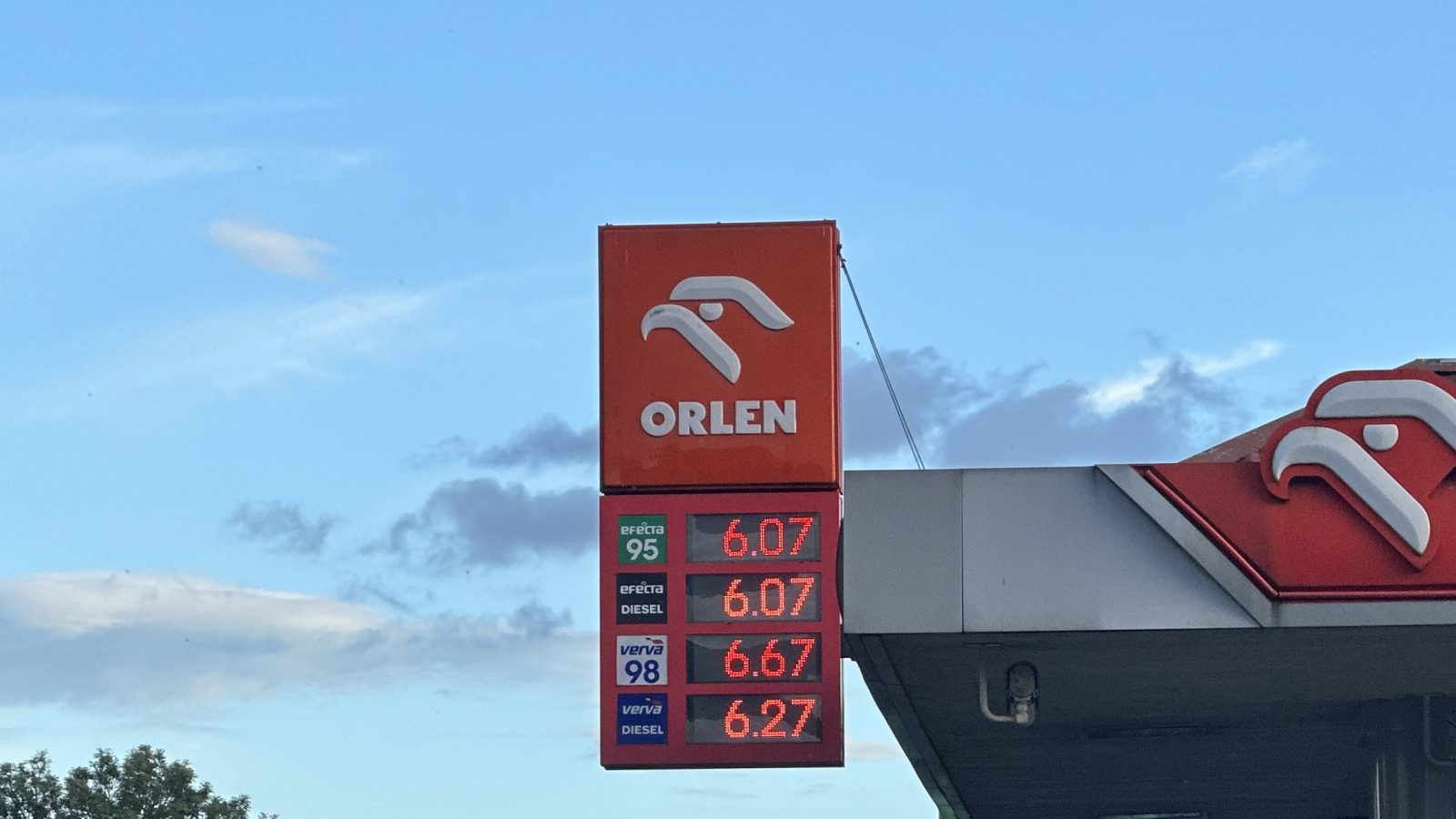 Orlen odpowiedział dlaczego w Lwówku Śląskim jest drożej niż w Jeleniej Górze