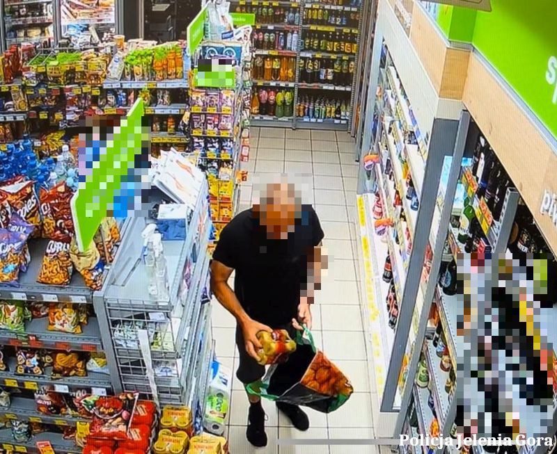 Nie chciał oddać skradzionego towaru – trafił do policyjnego aresztu