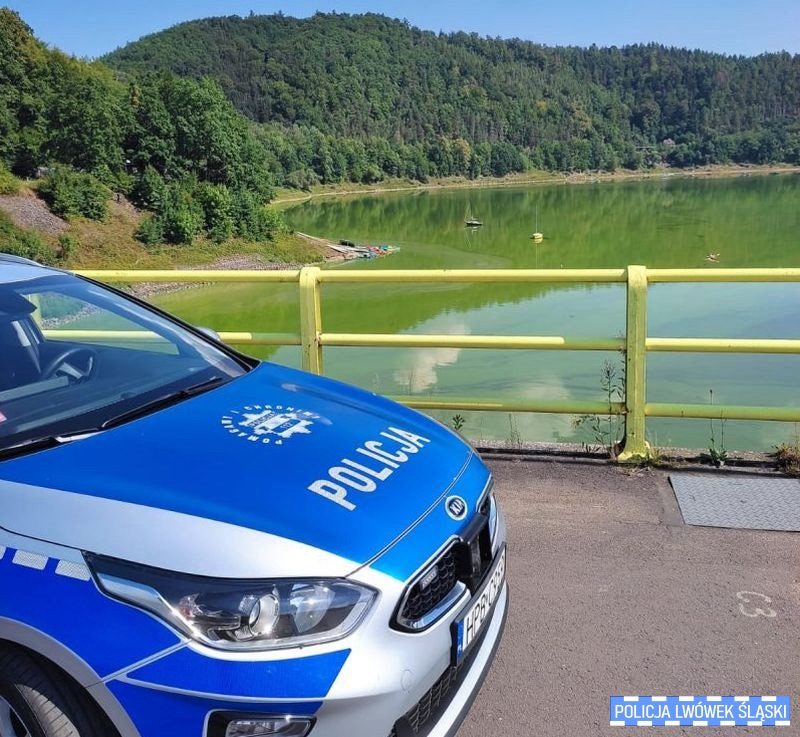 Lwóweccy policjanci codziennie czuwają nad bezpieczeństwem nad wodą