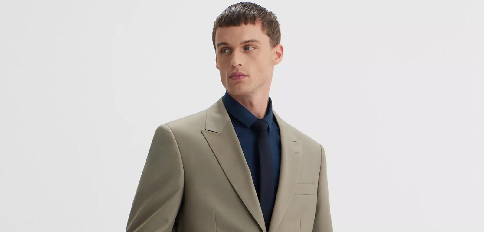 Jak dobrać idealny model męskiego garnituru? Trendy na 2024 rok