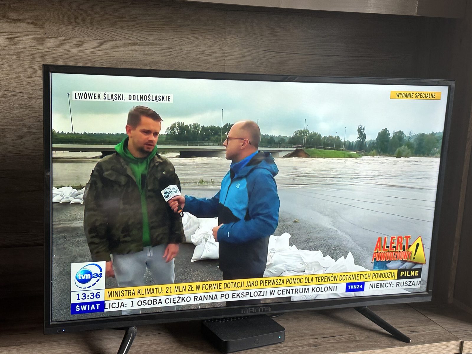 Kobiałka w TVN24 o stanie mostu, utrudnieniach, o stanie Bobru, zrzutach z zapory i samo ewakuacji