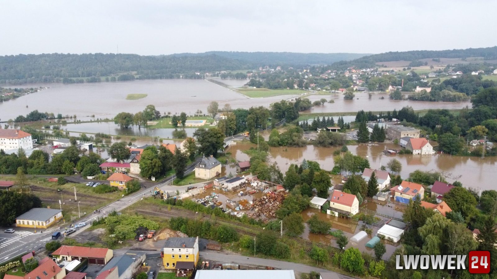 Zbiórka darów dla powodzian w Gminie Lwówek Śląski, gdzie można przekazać potrzebne materiały?