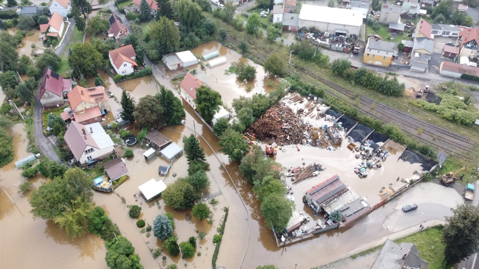 Pomoc dla poszkodowanych przez powódź w Gminie Lwówek Śląski. Można składać wnioski o zasiłek powodziowy!