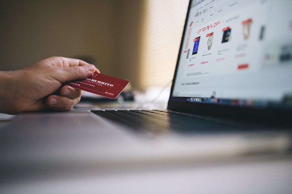 Mieszkanka Lwówka straciła 20 tysięcy złotych! Oszuści grasują na OLX