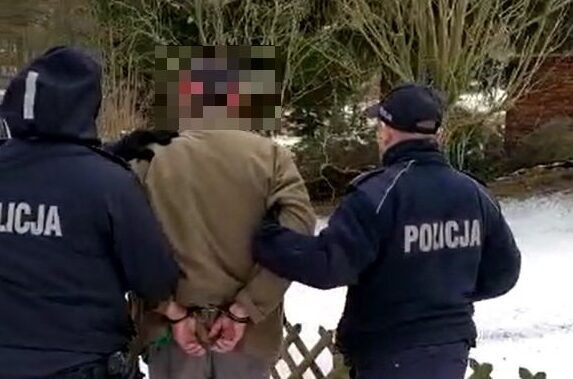 Gm. Lwówek Śl: 50-latek zwyzywał oraz kopał policjantów. Aresztowany na dwa miesiące