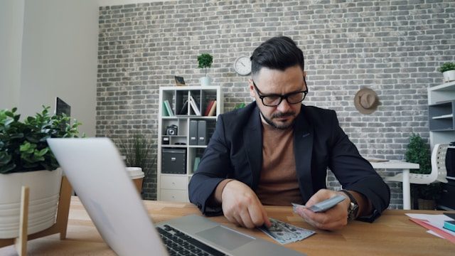 Wspólne czy osobne konto bankowe na wypłatę wynagrodzenia?