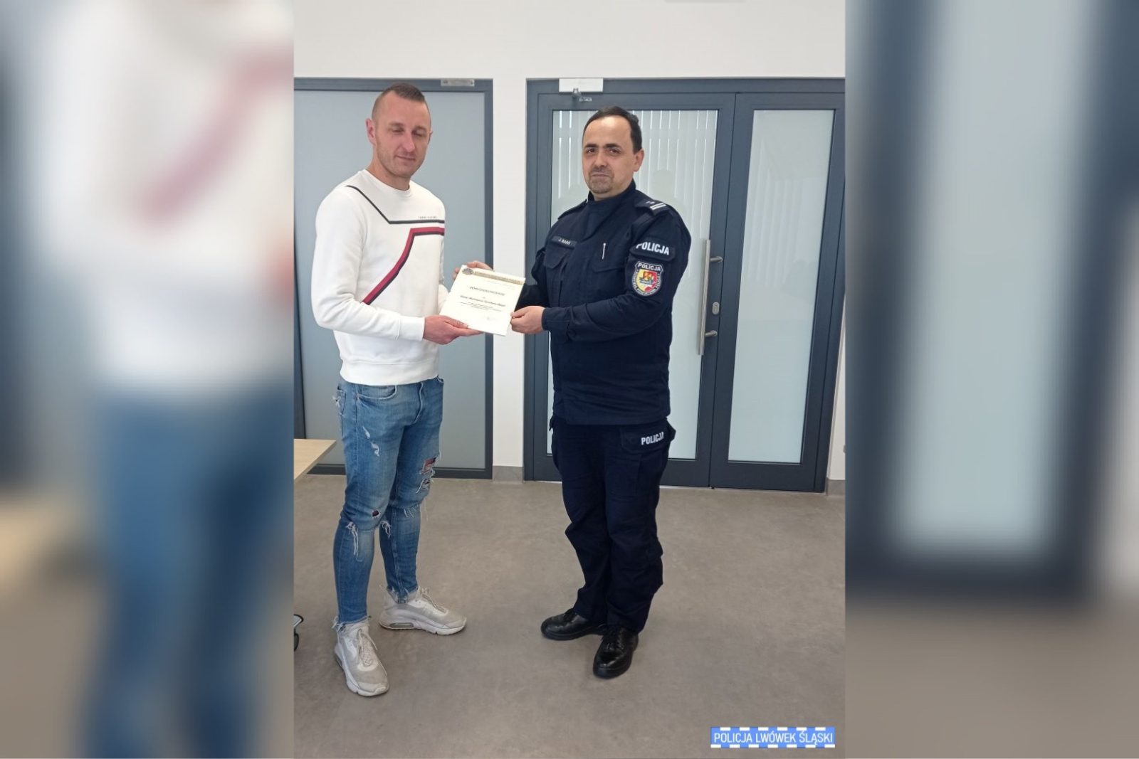 Pomógł odnaleźć zaginionego - otrzymał podziękowania od Komendanta Policji