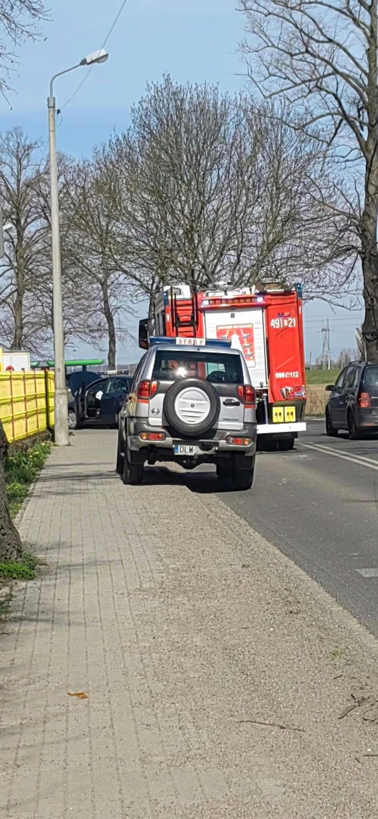 Wypadek przy wyjeździe z Lwówka w stronę Rakowic