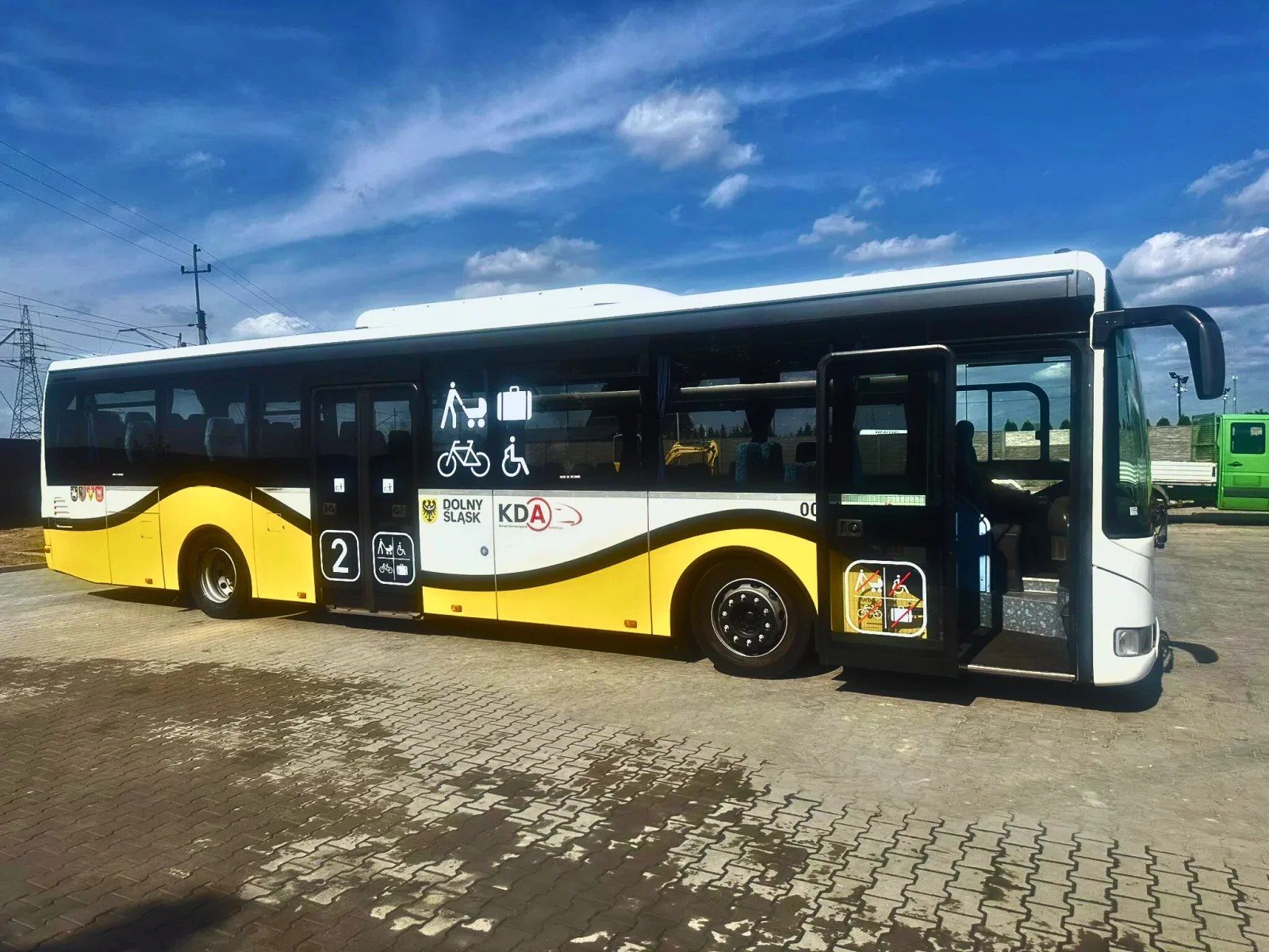 Będzie połączenie autobusowe KD do Jeleniej Góry (skomunikowane z pociągami)