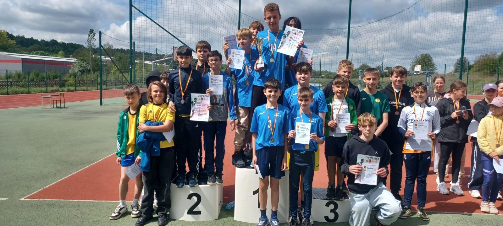 Mistrzostwa Powiatu Lwóweckiego SZS w Lekkoatletyczny Czwórbój