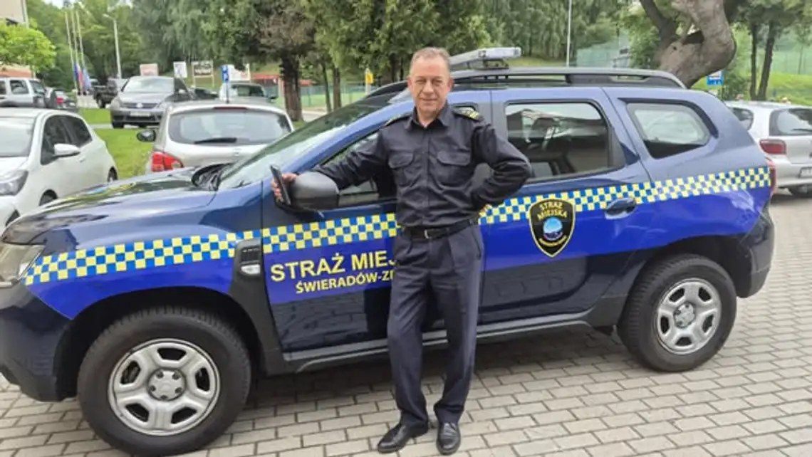 Straż Miejska wróciła do Świeradowa-Zdroju. Reakcja na potrzeby mieszkańców i napływ turystów