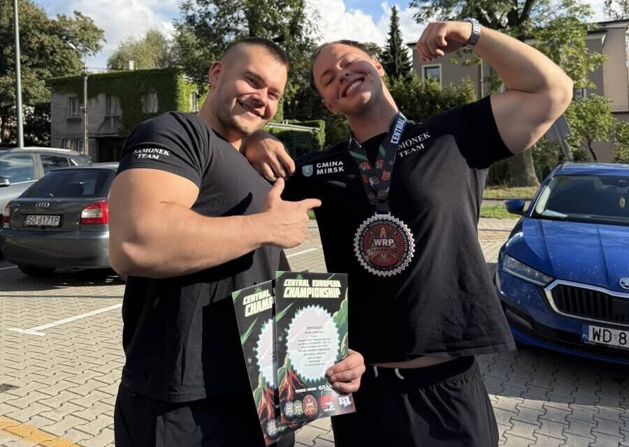 18-latek z Gminy Mirsk podniósł prawie 300 kg! Historyczny występ Michała Latarowskiego