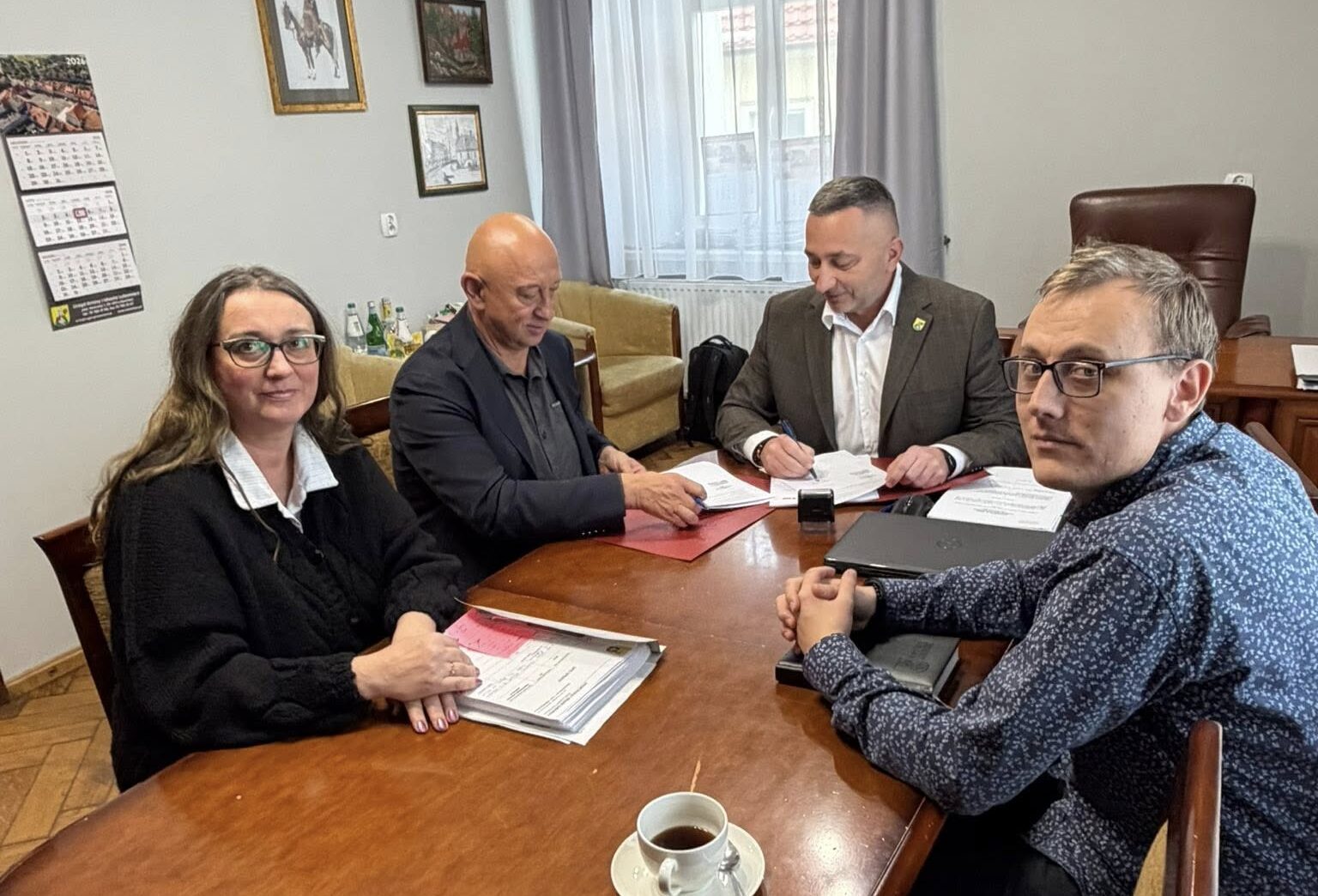 Umowa na budowę drogi pieszo–rowerowej w Gminie Lubomierz podpisana