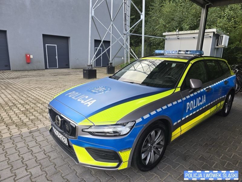 Nowe Volvo w służbie lwóweckiej drogówki