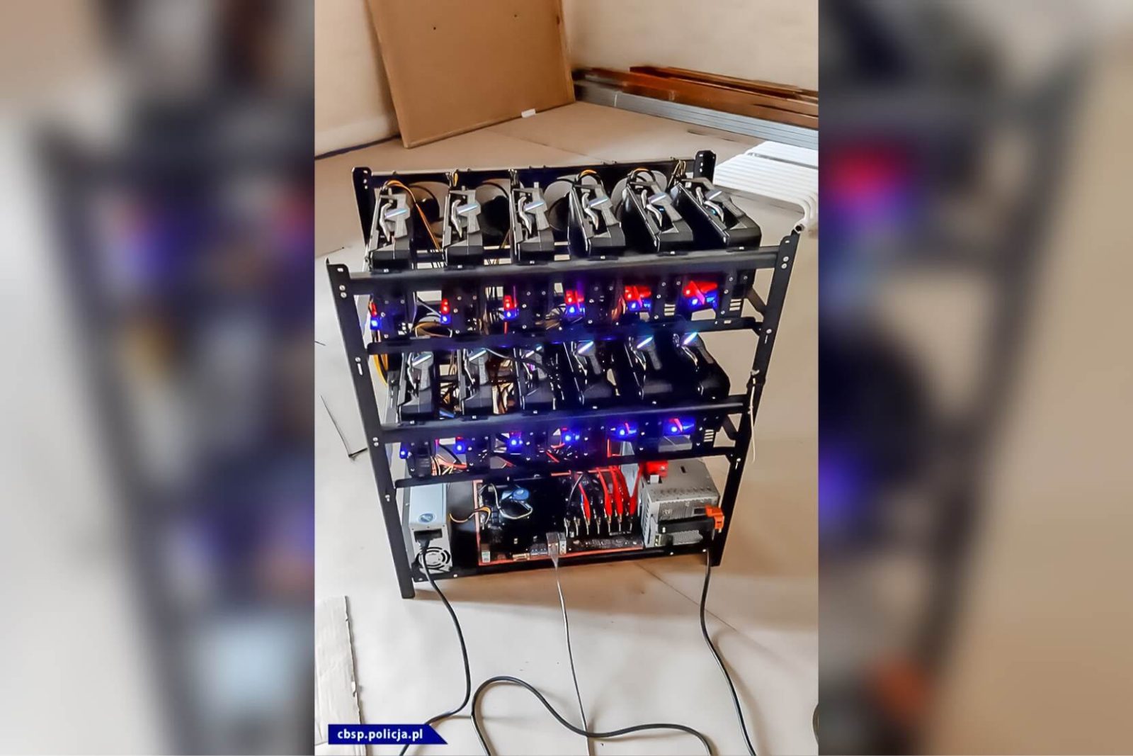 Uderzenie w gang akcyzowy. - Zabezpieczono pojazdy i koparki kryptowalut. Wśród zatrzymanych policjant